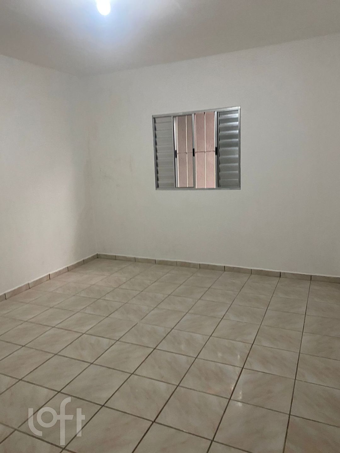 Casa à venda com 2 quartos, 70m² - Foto 4