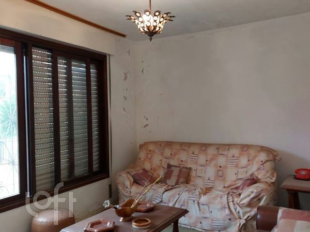 Casa com 170m², 4 dormitórios, 1 suíte, 5 vagas, Vila Ipiranga em Porto Alegre