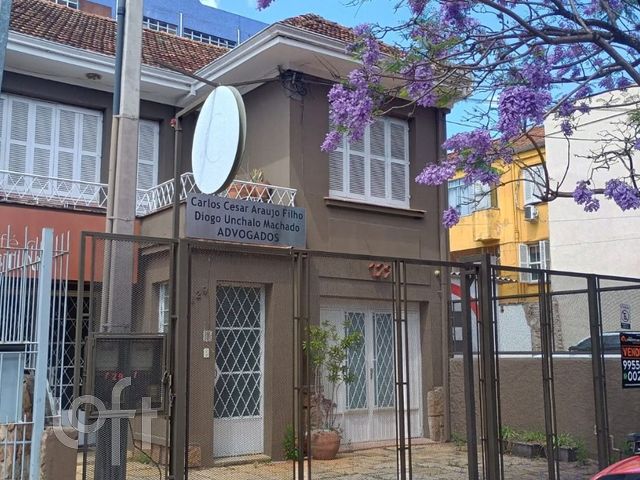 Casa com 320m², 6 dormitórios, 1 vaga, Menino Deus em Porto Alegre