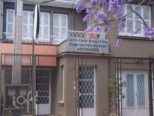 Casa com 320m², 6 dormitórios, 1 vaga, Menino Deus em Porto Alegre