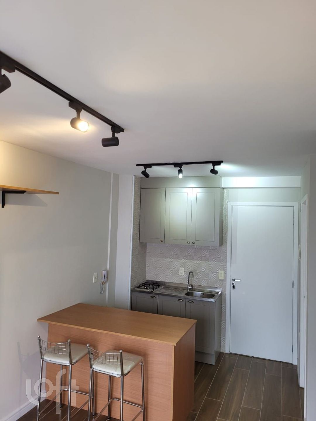 Apartamento à venda com 1 quarto, 33m² - Foto 2