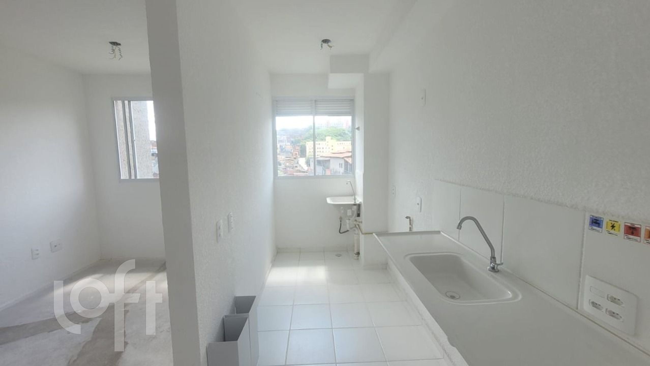 Apartamento à venda com 2 quartos, 42m² - Foto 1