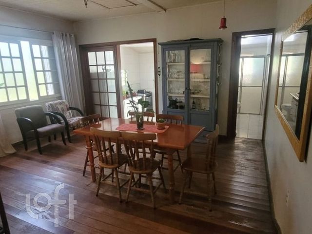 Casa com 250m², 3 dormitórios, 3 vagas, Higienópolis em Porto Alegre