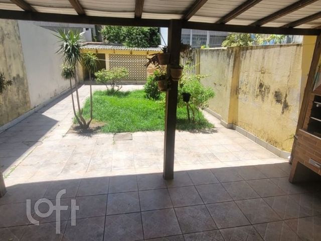 Casa com 250m², 3 dormitórios, 3 vagas, Higienópolis em Porto Alegre