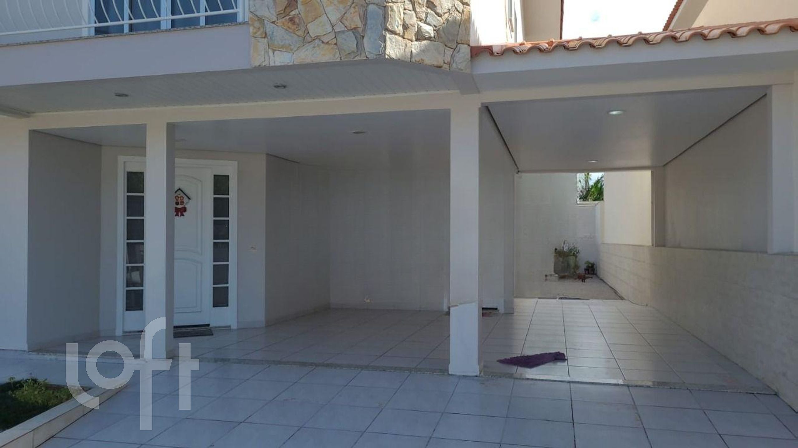Casa Residencial com 209m², 3 quartos, 1 suíte, 6 garagens, no bairro Centro em Palhoça