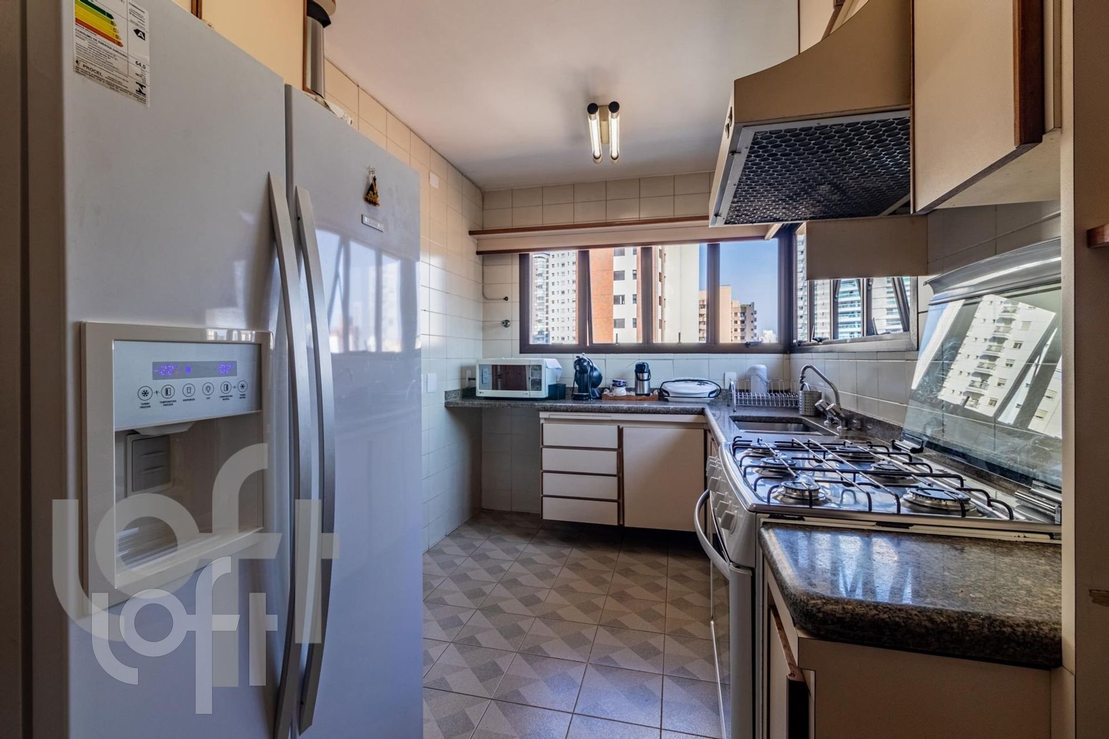 Apartamento à venda com 4 quartos, 229m² - Foto 13