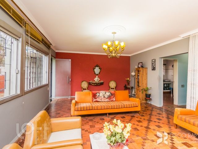 Casa com 254m², 4 dormitórios, 3 vagas, Petrópolis em Porto Alegre