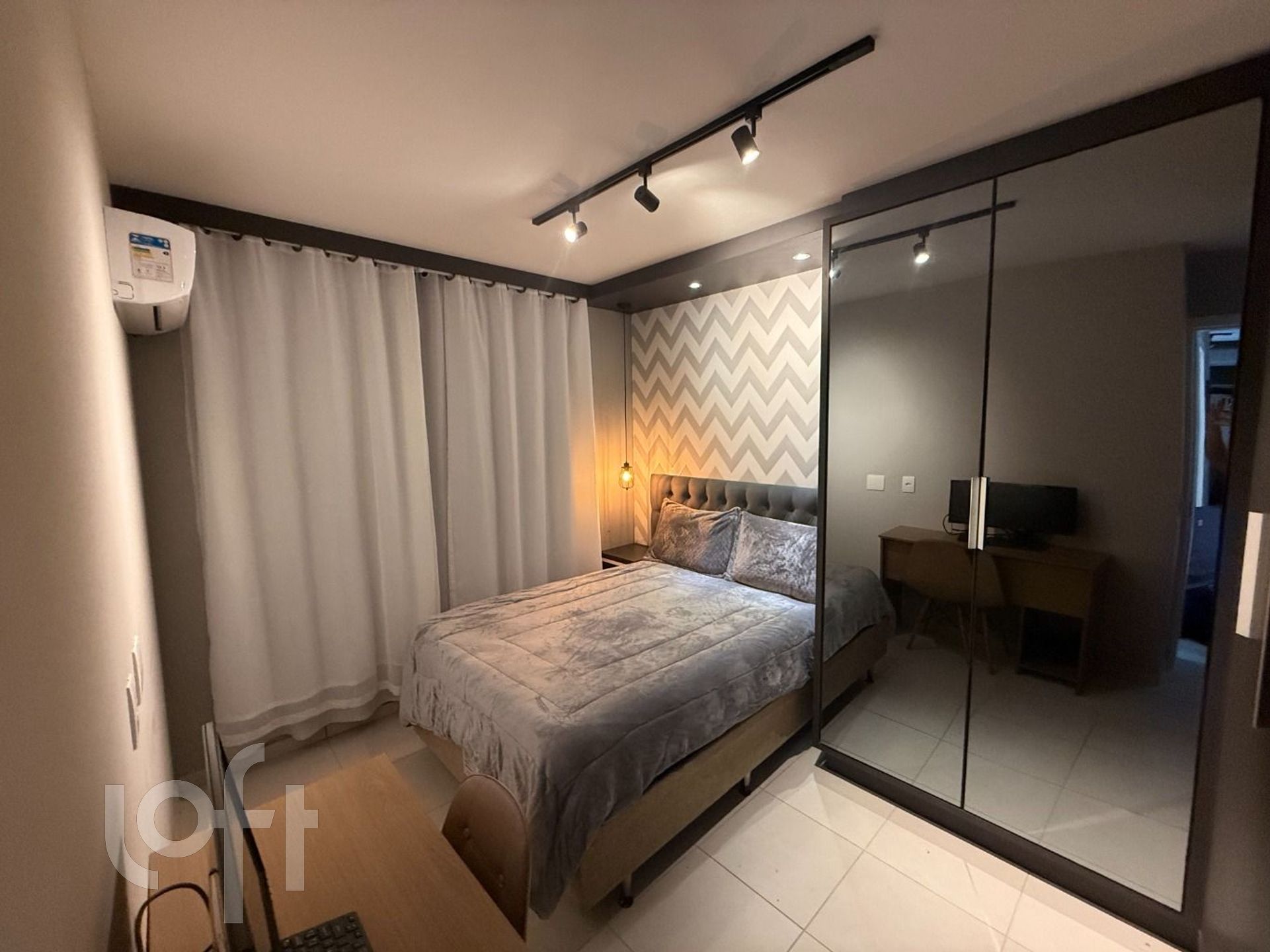 Apartamento à venda em Canasvieiras com 55 m², 2 quartos, 1 vaga