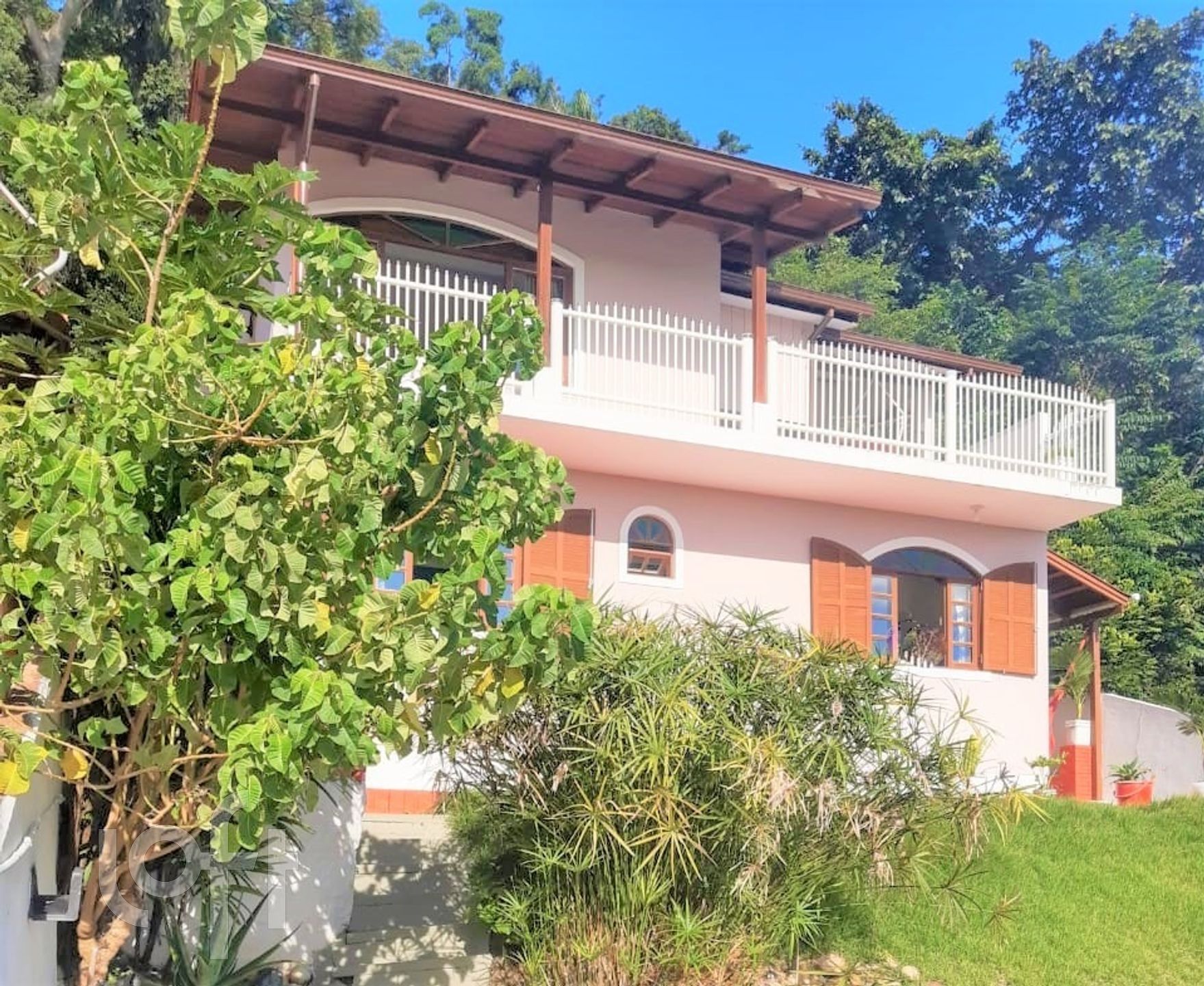 VENDA &#8211; Casa de 5 quartos no bairro Costeira do Pirajubaé, Florianópolis &#8211; 10315