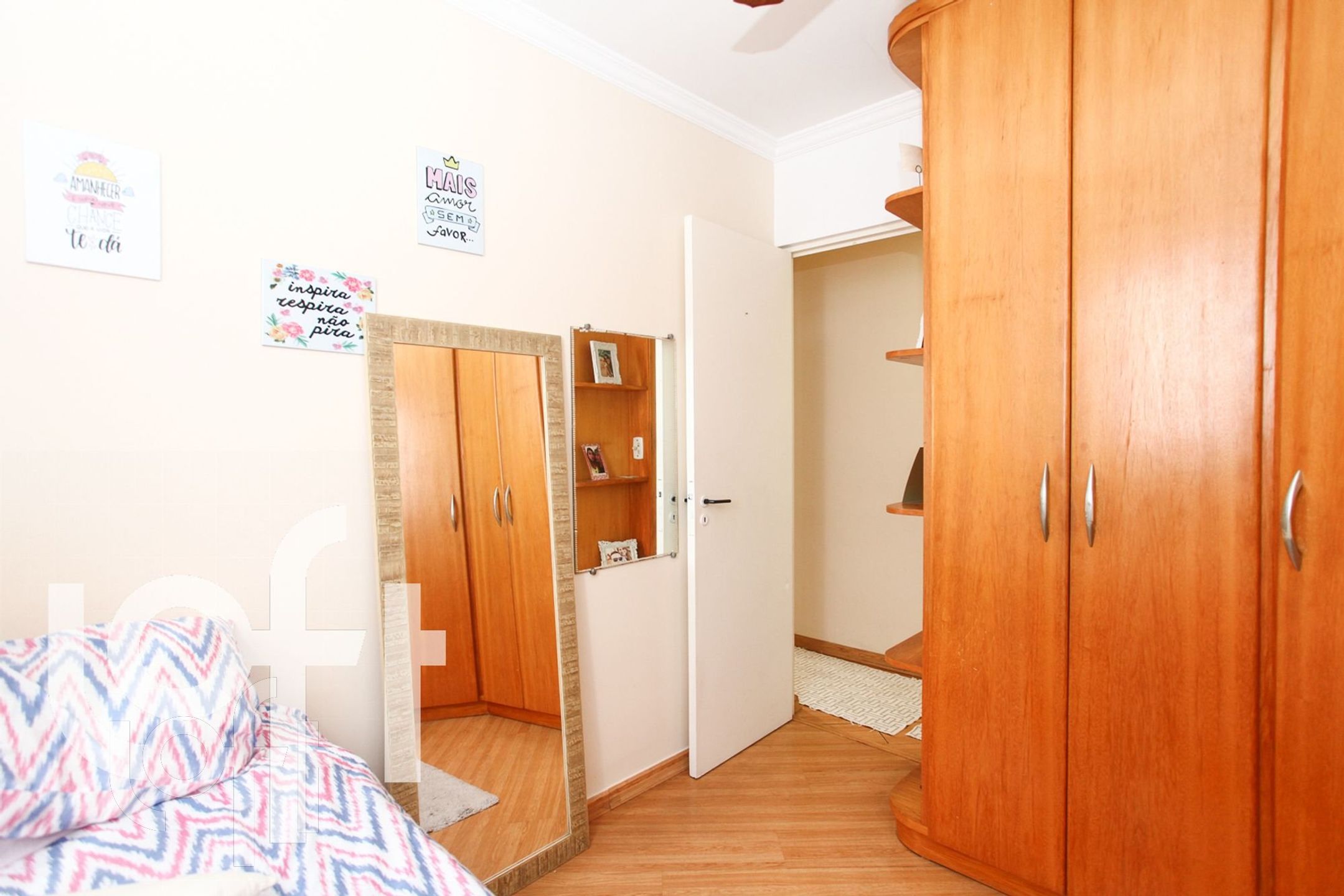 Apartamento à venda com 3 quartos, 77m² - Foto 3