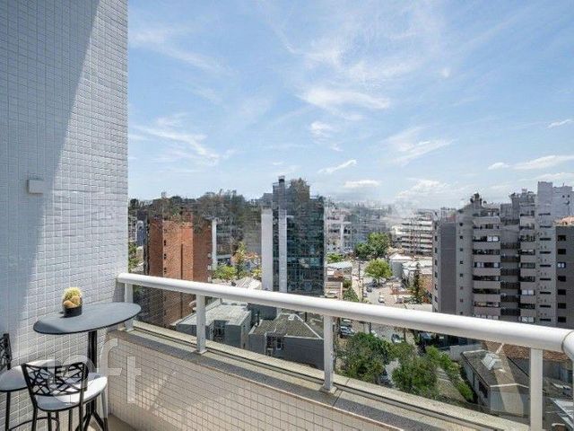 Apartamento com 104m², 2 dormitórios, 2 suítes, 2 vagas, Rio Branco em Porto Alegre