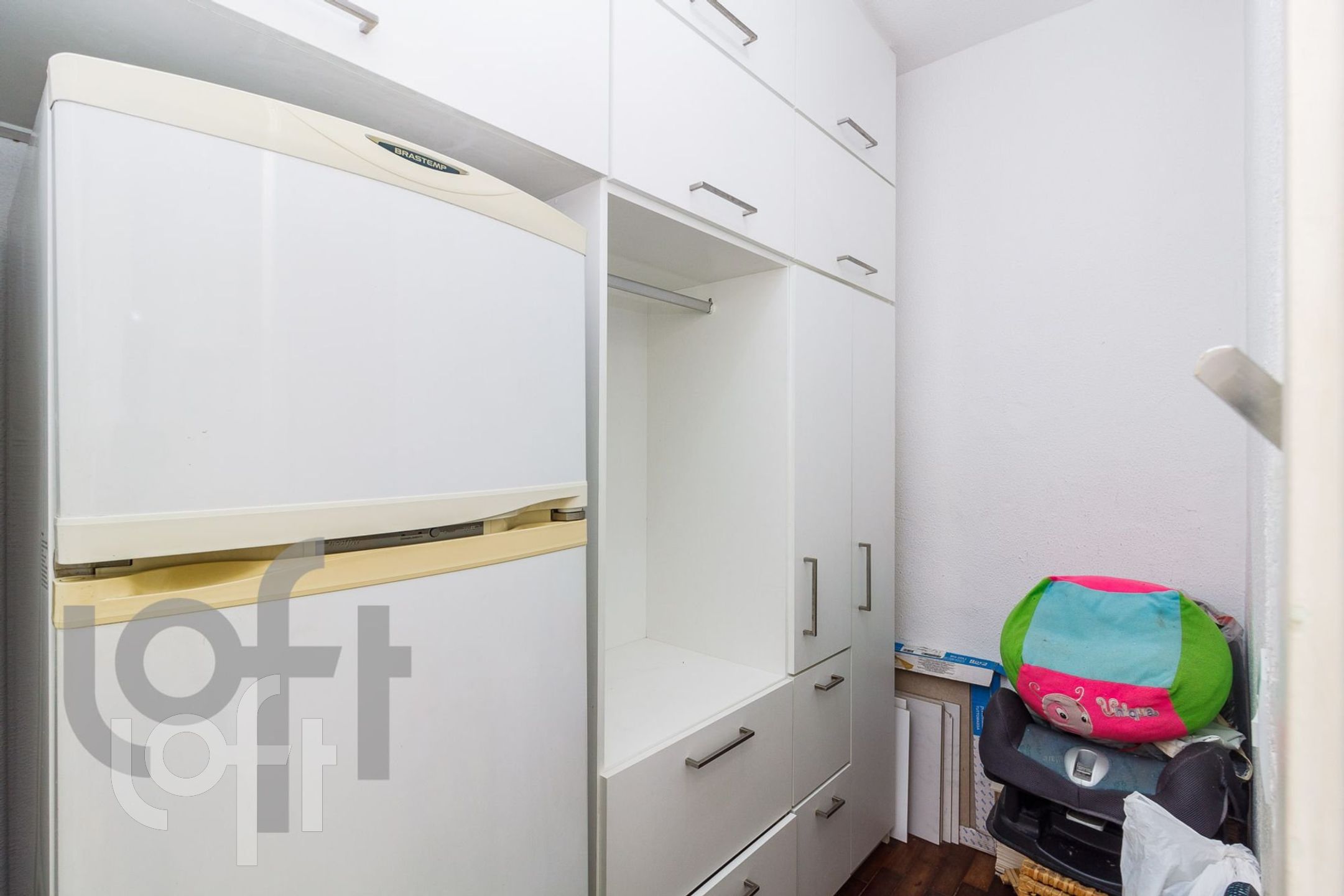 Apartamento à venda com 4 quartos, 140m² - Foto 2