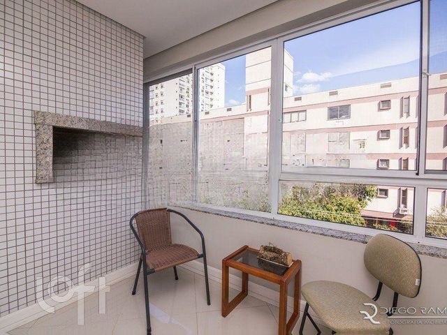 Apartamento com 174m², 3 dormitórios, 1 suíte, 2 vagas, Petrópolis em Porto Alegre