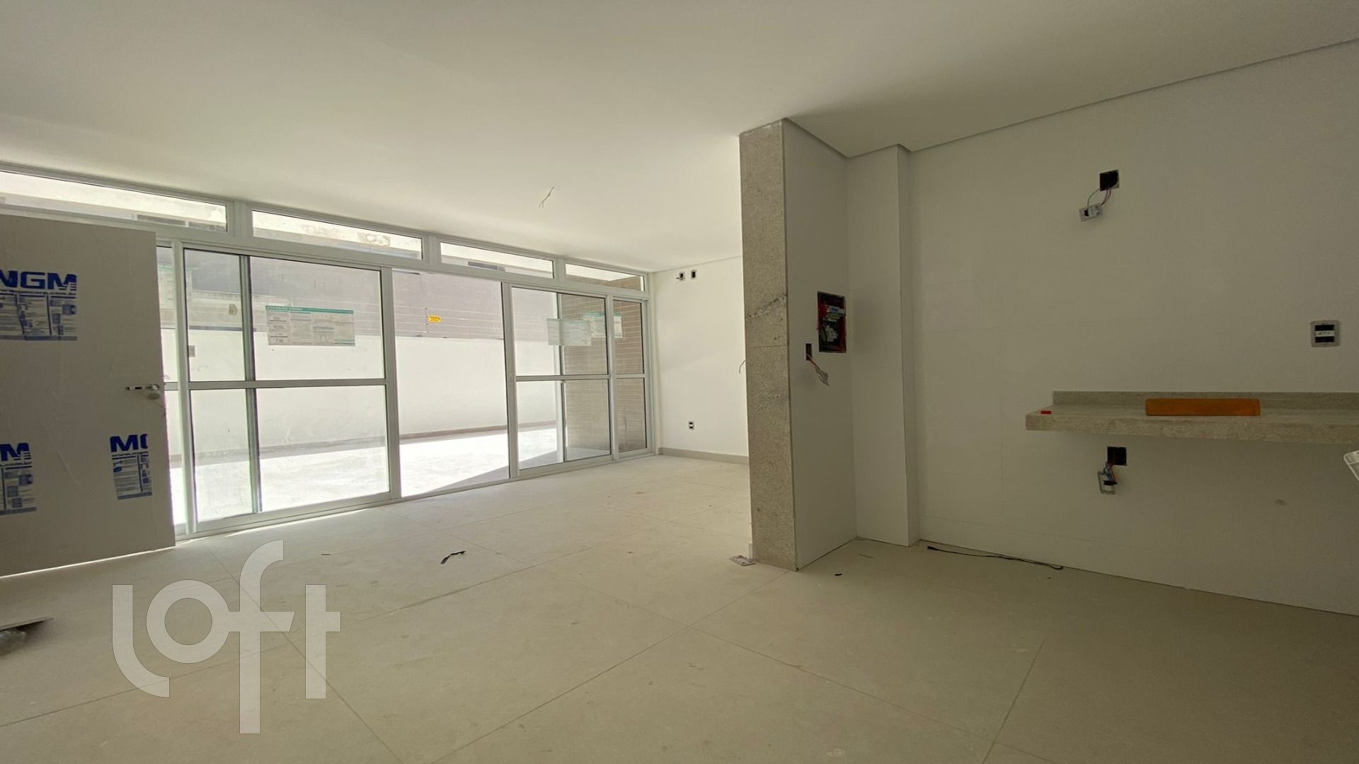 Apartamento à venda com 3 quartos, 60m² - Foto 1