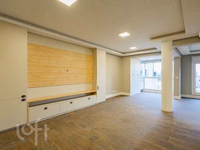 Apartamento com 108m², 3 dormitórios, 1 suíte, 2 vagas, Petrópolis em Porto Alegre