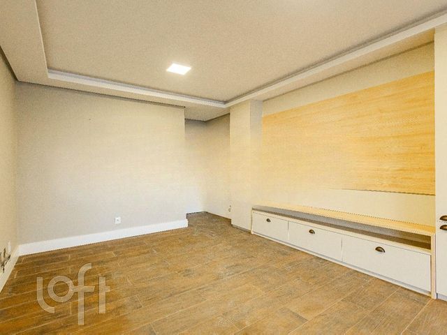 Apartamento com 108m², 3 dormitórios, 1 suíte, 2 vagas, Petrópolis em Porto Alegre