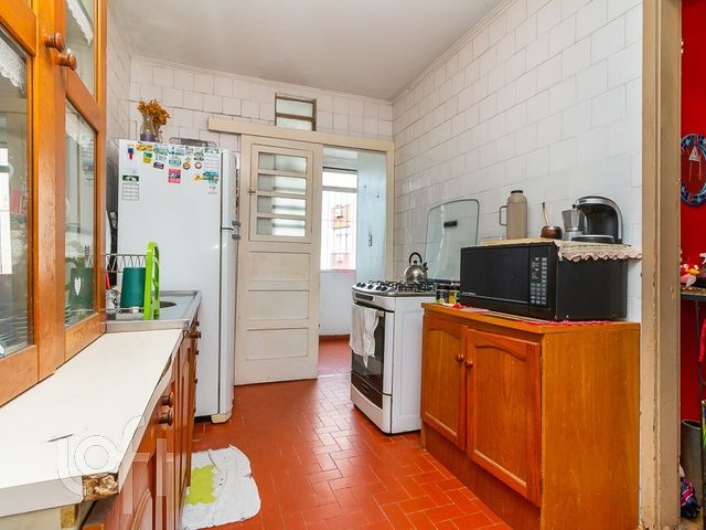 Apartamento com 80m², 3 dormitórios, 1 suíte, 1 vaga, Menino Deus em Porto Alegre