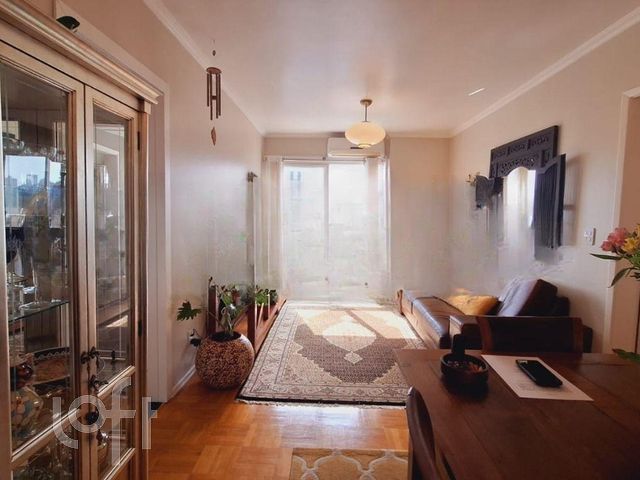 Apartamento com 90m², 3 dormitórios, 1 vaga, Santana em Porto Alegre