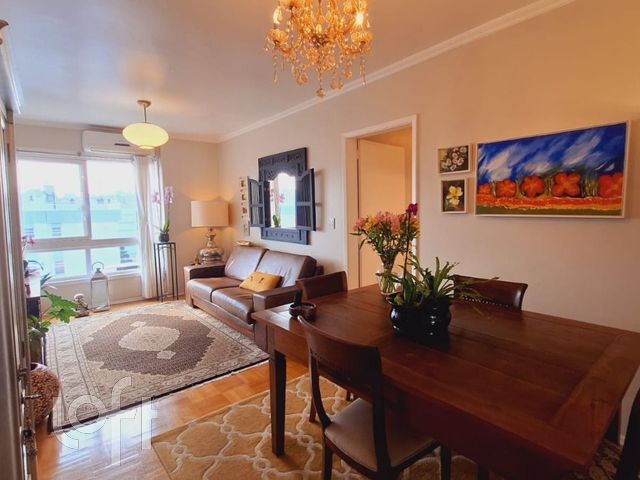 Apartamento com 90m², 3 dormitórios, 1 vaga, Santana em Porto Alegre