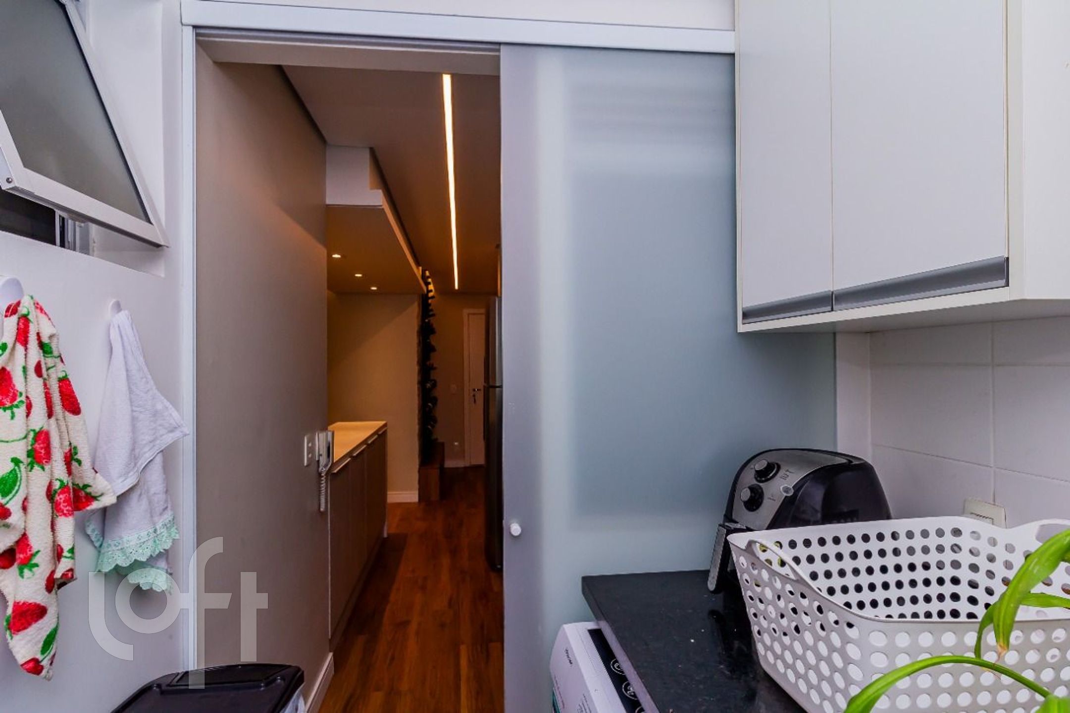 Apartamento à venda com 2 quartos, 62m² - Foto 2