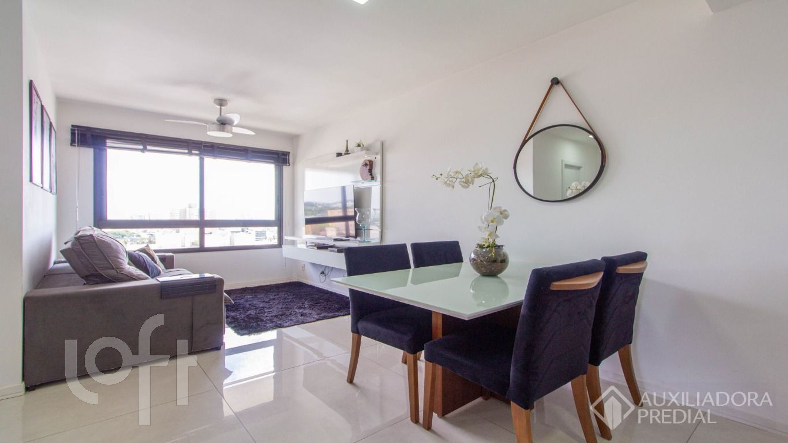 Apartamento com 57m², 2 dormitórios, 1 suíte, 2 vagas, Santana em Porto Alegre