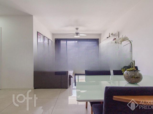 Apartamento com 57m², 2 dormitórios, 1 suíte, 2 vagas, Santana em Porto Alegre