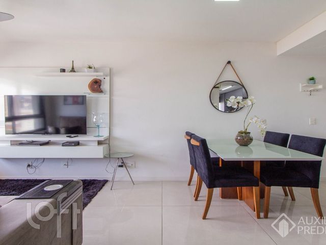 Apartamento com 57m², 2 dormitórios, 1 suíte, 2 vagas, Santana em Porto Alegre