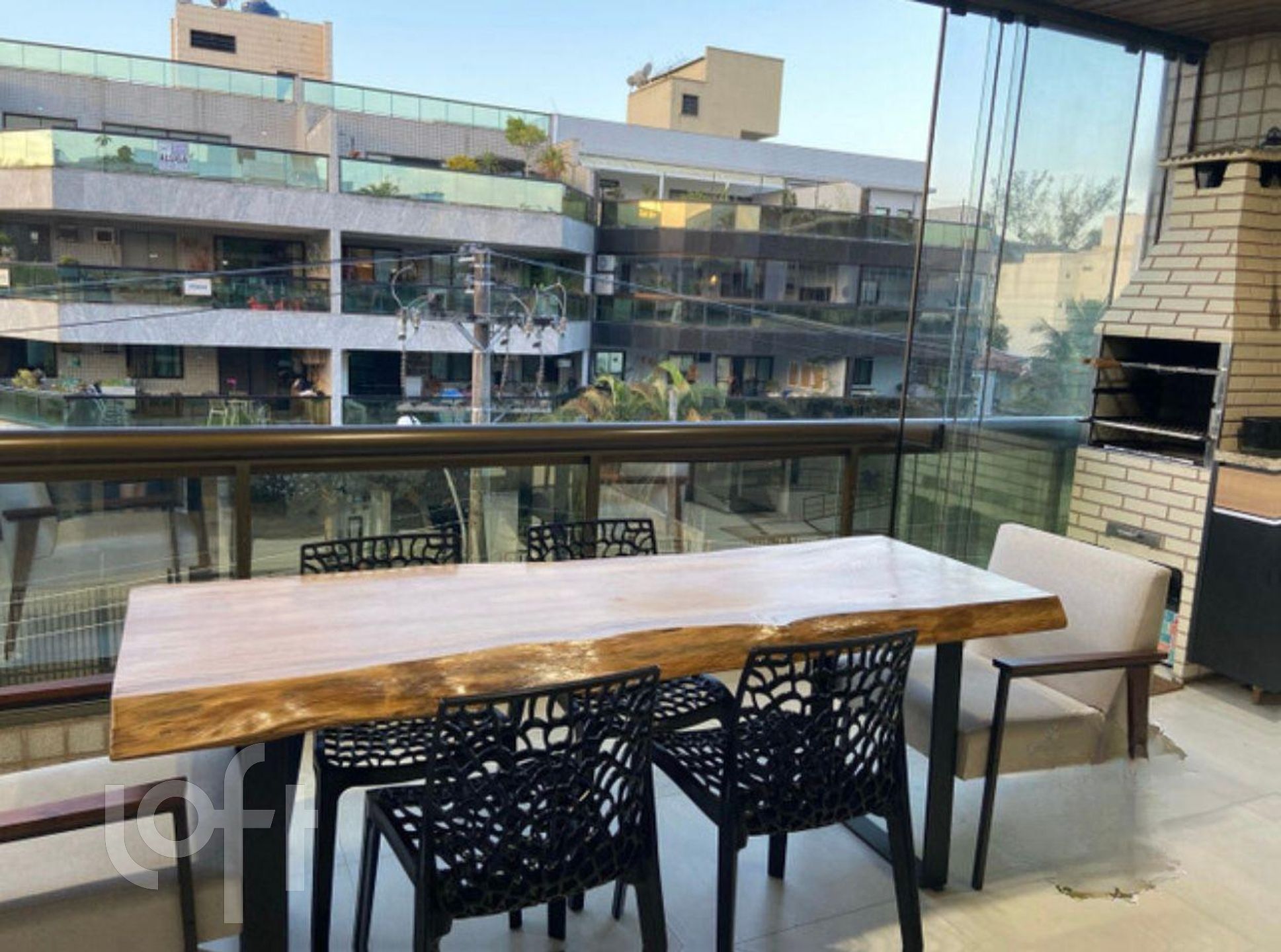 Apartamento à venda com 3 quartos, 111m² - Foto 2