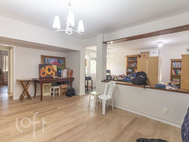 Apartamento com 95m², 2 dormitórios, 1 suíte, 1 vaga, Petrópolis em Porto Alegre