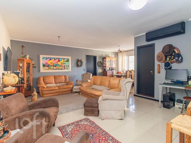 Apartamento com 127m², 3 dormitórios, 1 suíte, 1 vaga, Higienópolis em Porto Alegre