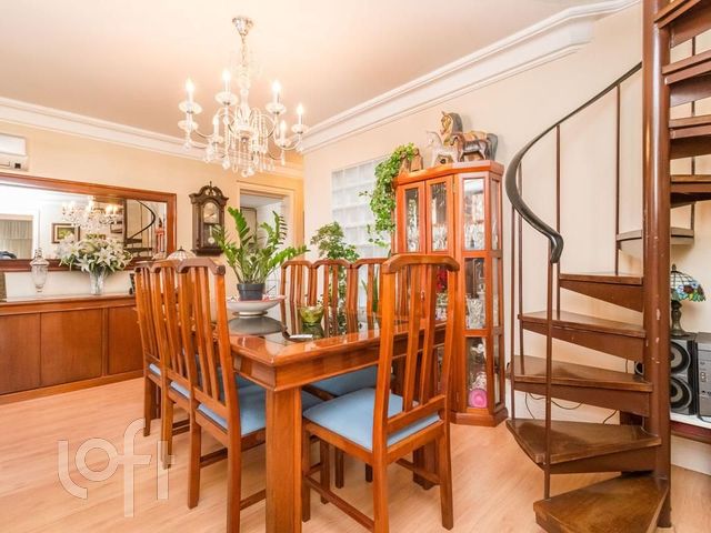 Apartamento com 199m², 3 dormitórios, 1 suíte, 2 vagas, Três Figueiras em Porto Alegre