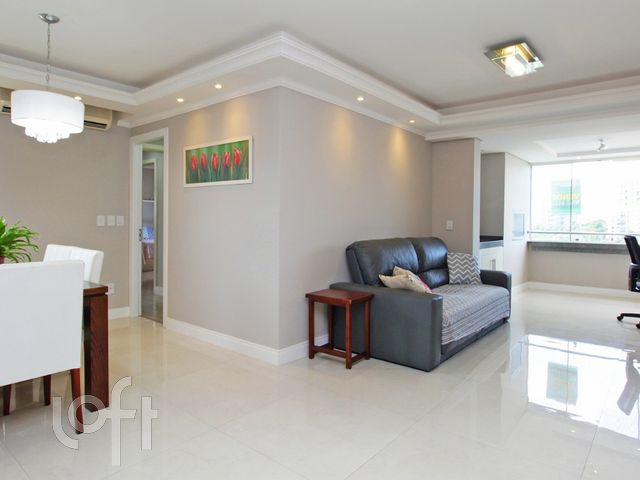 Apartamento com 113m², 3 dormitórios, 1 suíte, 2 vagas, Chácara das Pedras em Porto Alegre