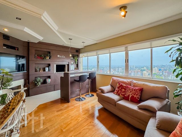 Apartamento com 103m², 3 dormitórios, 1 suíte, 1 vaga, Higienópolis em Porto Alegre