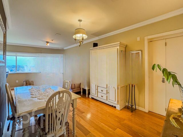 Apartamento com 103m², 3 dormitórios, 1 suíte, 1 vaga, Higienópolis em Porto Alegre