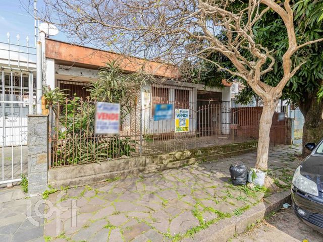 Casa com 180m², 3 dormitórios, 2 vagas, Jardim Botânico em Porto Alegre