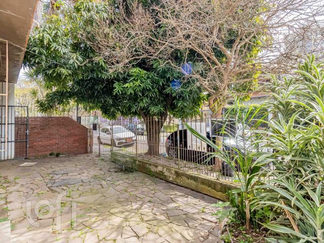 Casa com 180m², 3 dormitórios, 2 vagas, Jardim Botânico em Porto Alegre