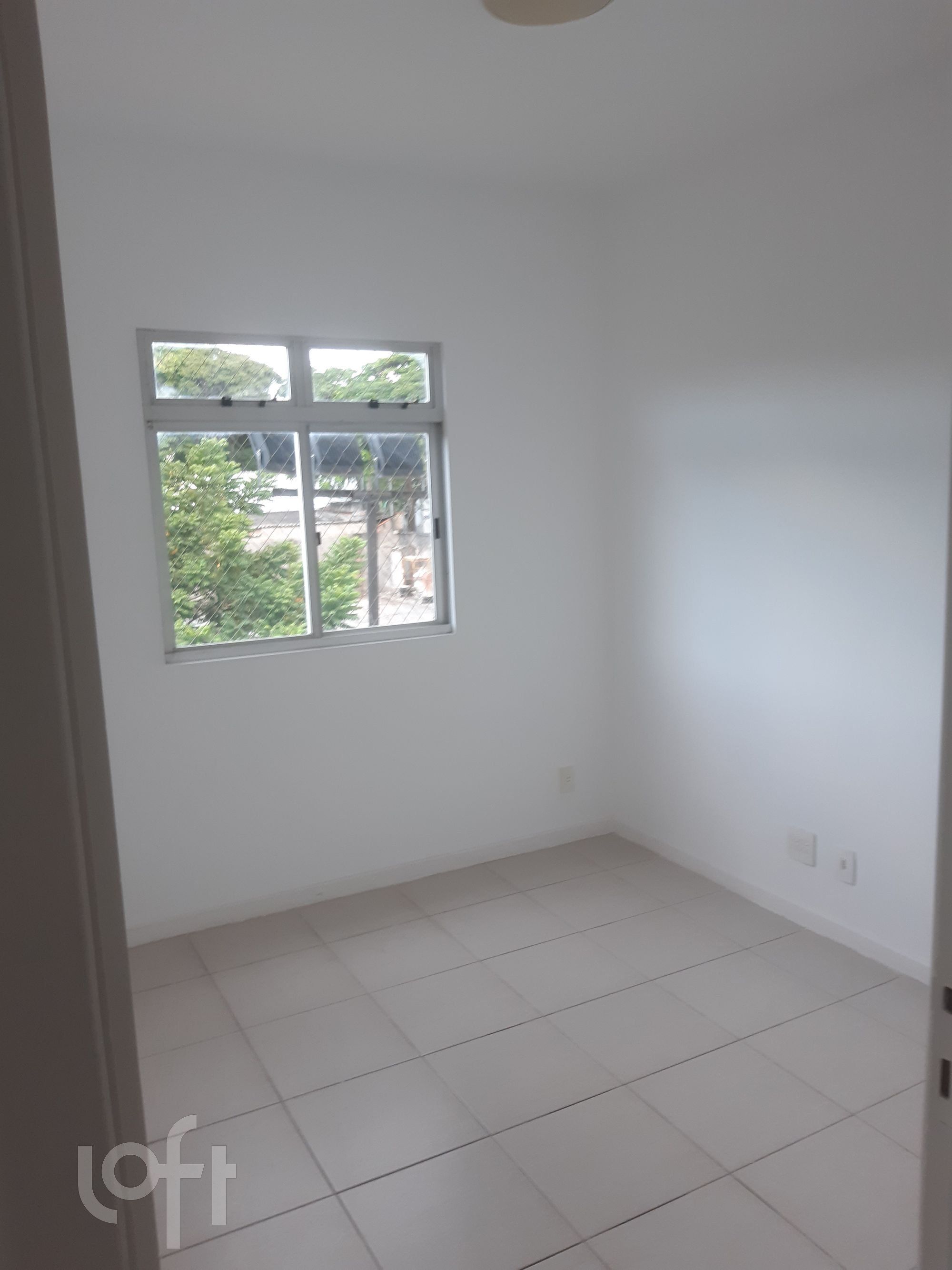 Apartamento à venda com 3 quartos, 156m² - Foto 2