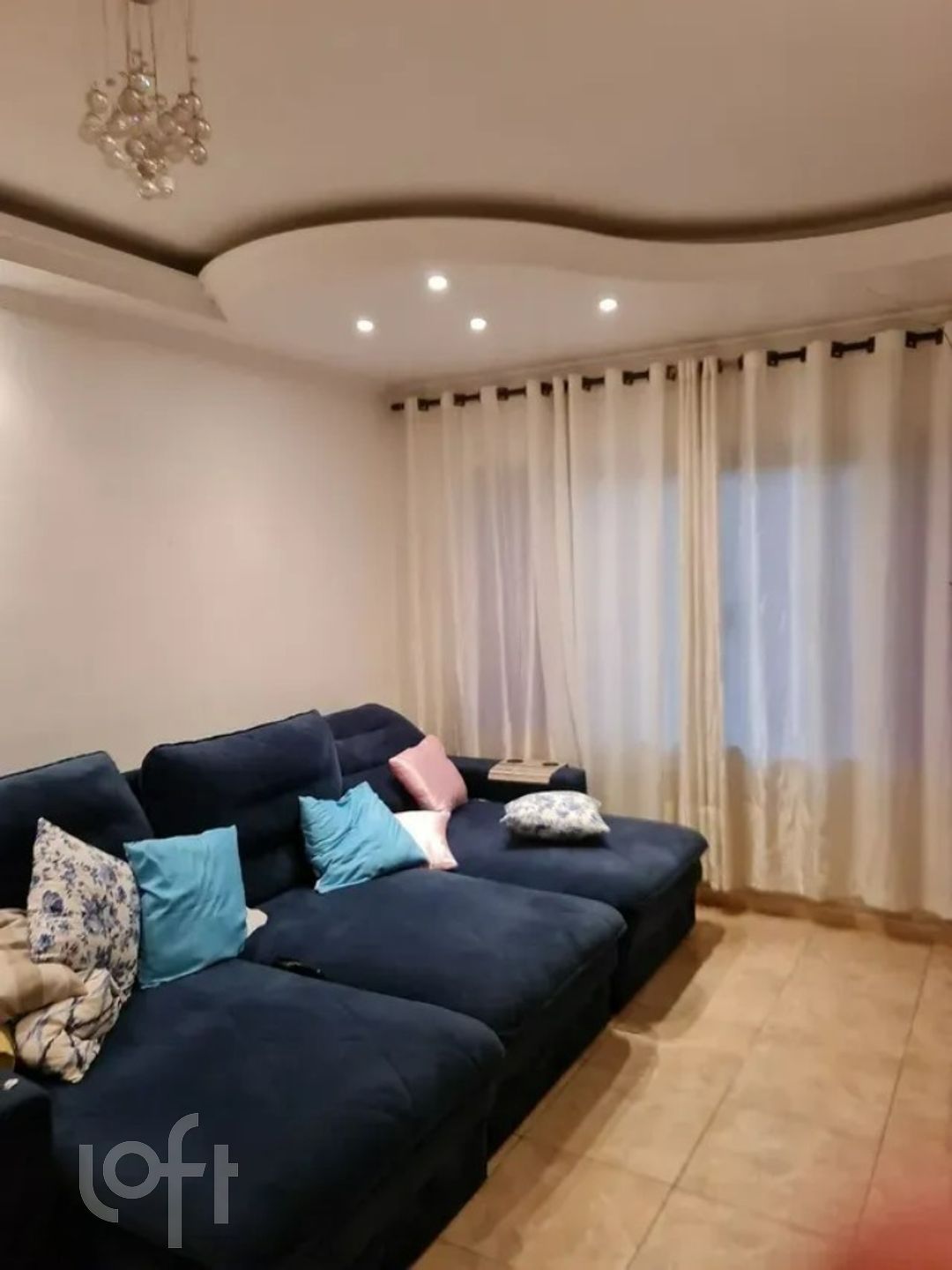 Casa à venda com 4 quartos, 250m² - Foto 1