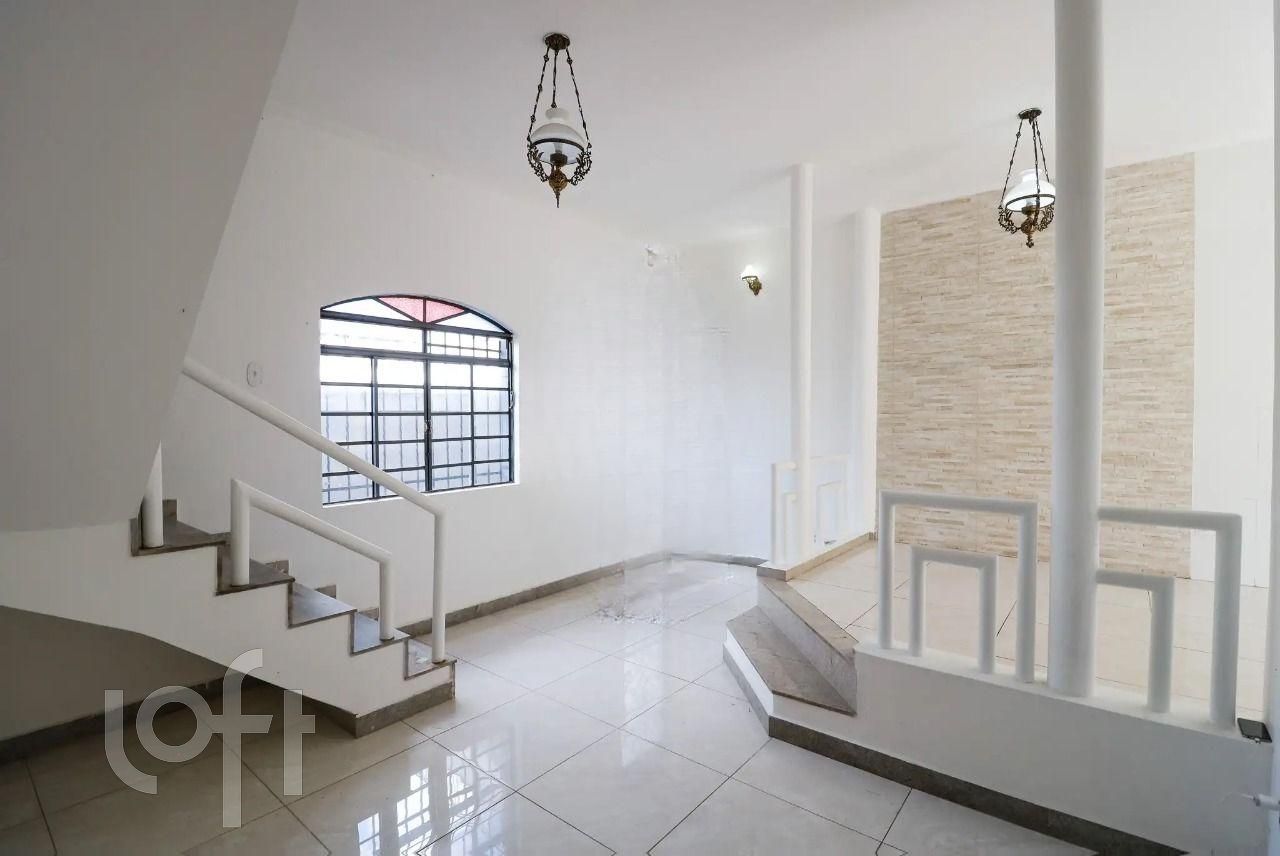 Casa à venda com 4 quartos, 170m² - Foto 1