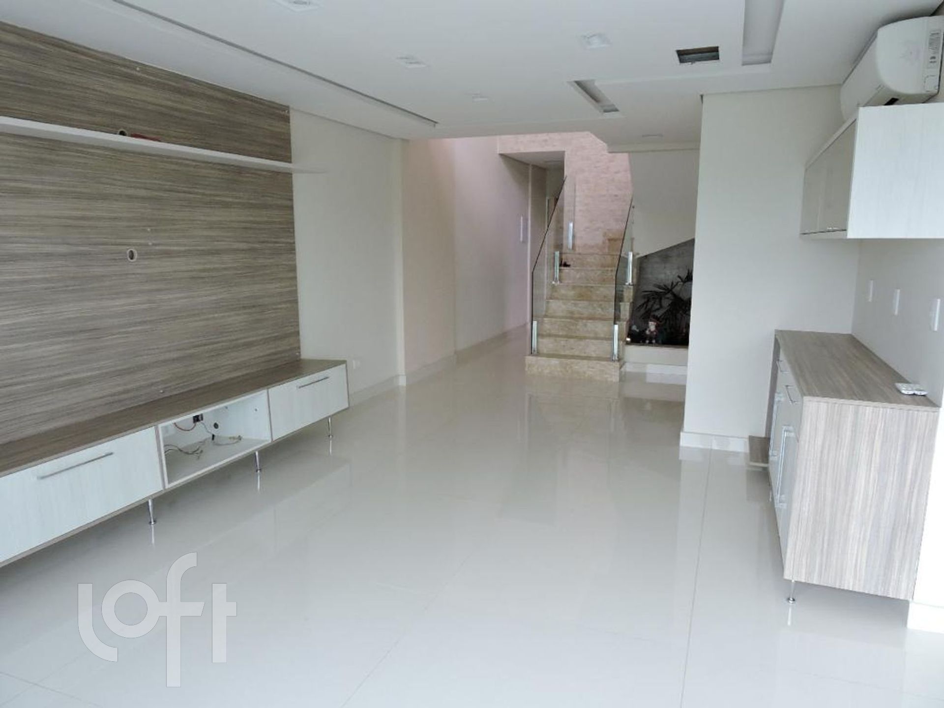 Apartamento à venda em Vila Galvão com 177 m², 3 q