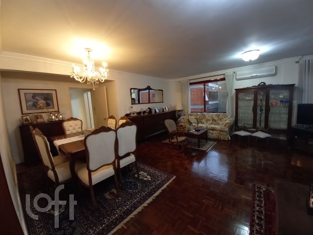 Apartamento com 133m², 3 dormitórios, 1 suíte, 1 vaga, Rio Branco em Porto Alegre