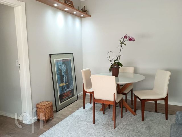 Apartamento com 101m², 3 dormitórios, 1 suíte, Rio Branco em Porto Alegre