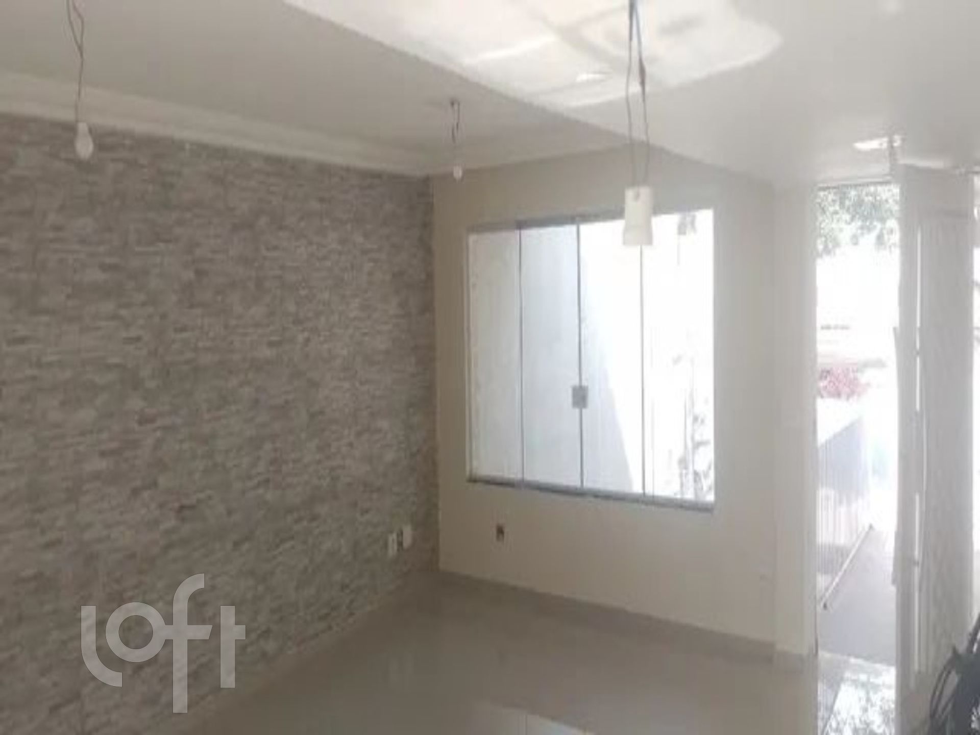 Casa à venda com 4 quartos, 150m² - Foto 1