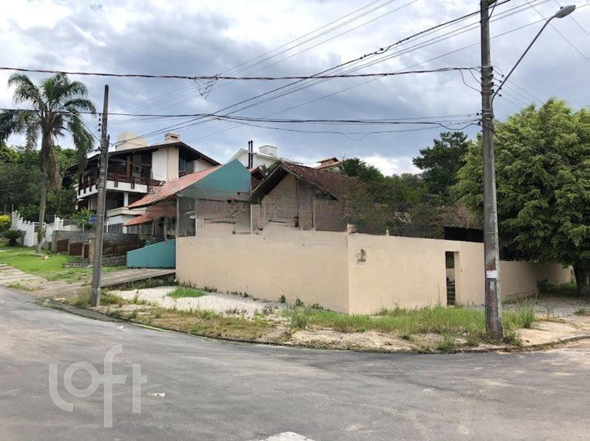 Casa Residencial com 200m², 2 quartos, 1 suíte, 1 garagem, no bairro João Paulo em Florianópolis