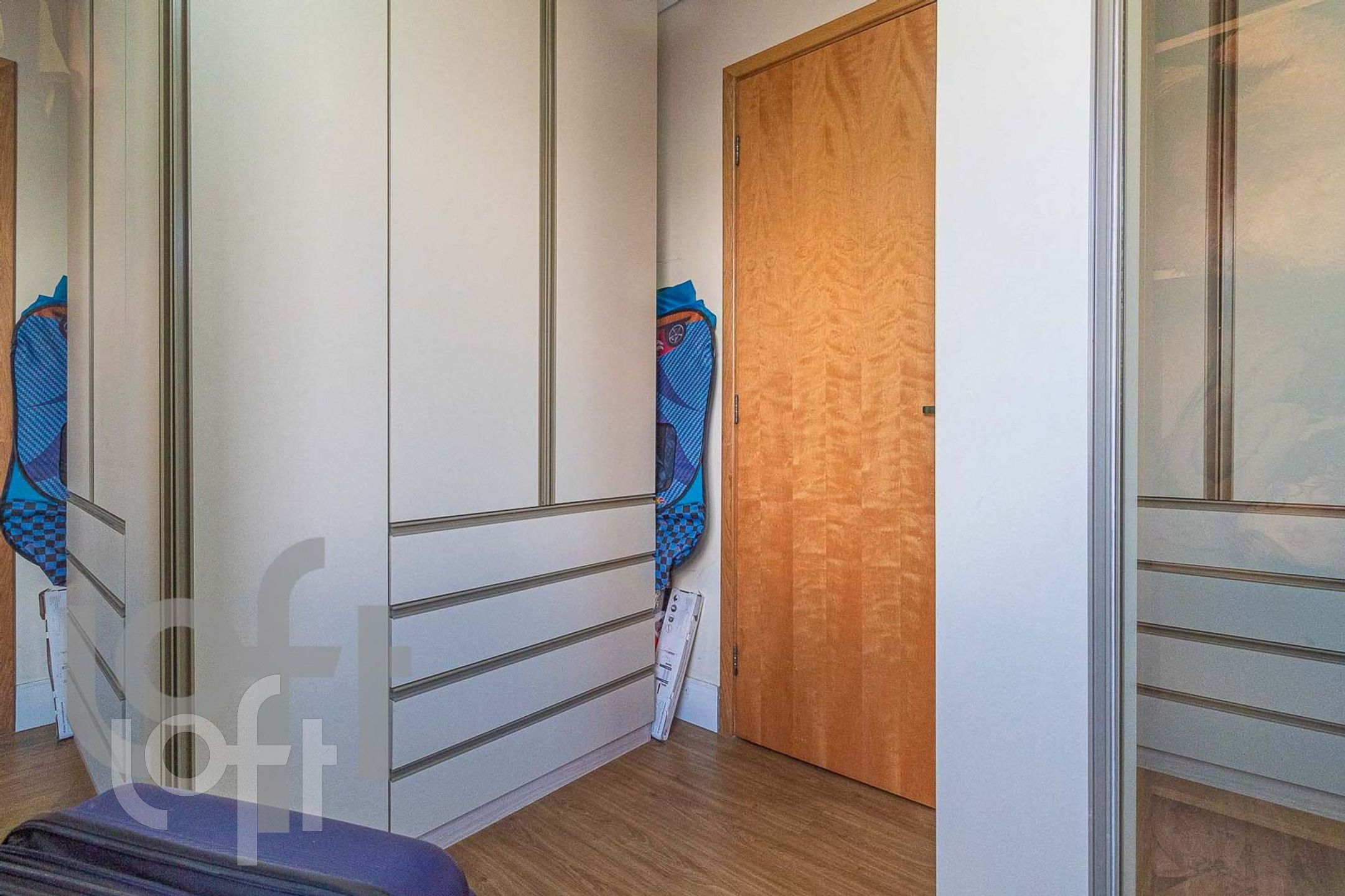 Apartamento à venda com 3 quartos, 65m² - Foto 2