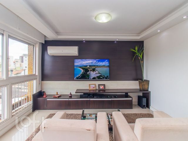 Apartamento com 176m², 3 dormitórios, 3 suítes, 2 vagas, Petrópolis em Porto Alegre