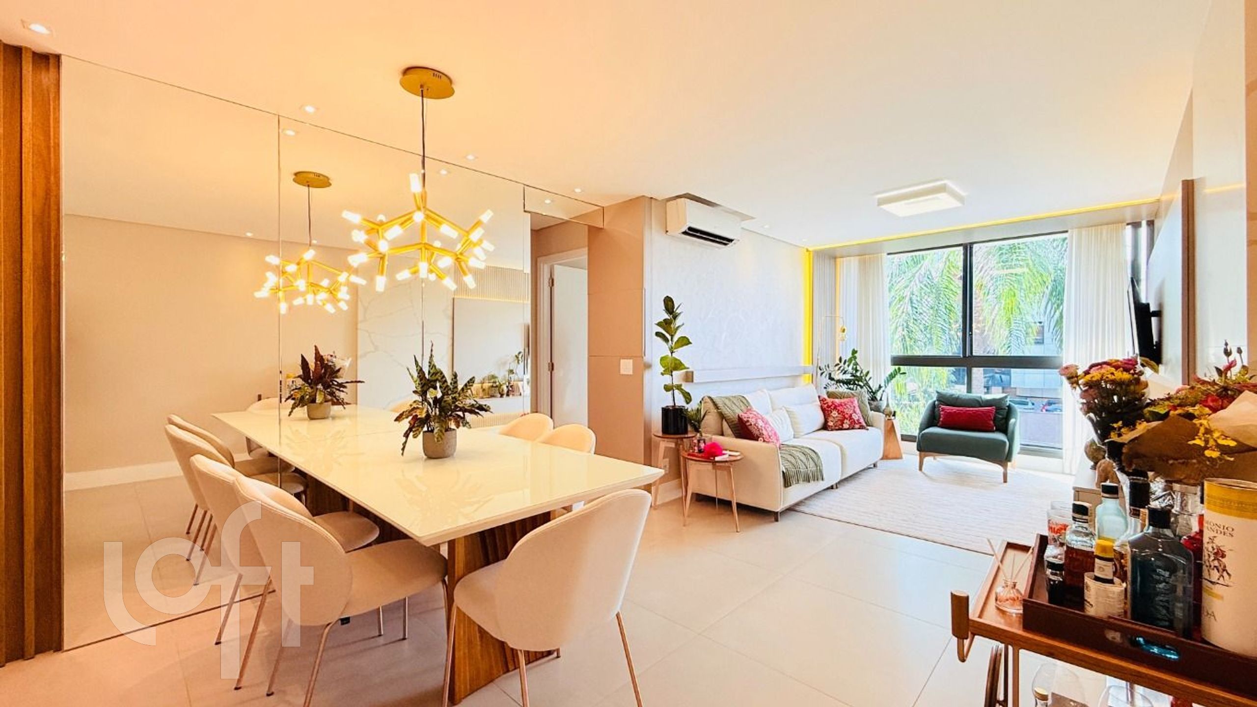 Apartamento com 74m², 2 dormitórios, 1 suíte, 2 vagas, Petrópolis em Porto Alegre