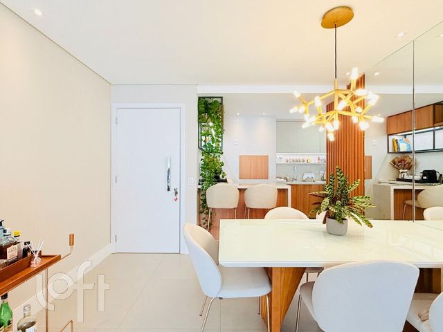 Apartamento com 74m², 2 dormitórios, 1 suíte, 2 vagas, Petrópolis em Porto Alegre