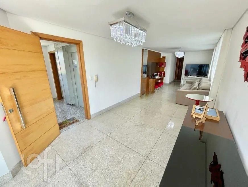 Apartamento à venda com 4 quartos, 264m² - Foto 1