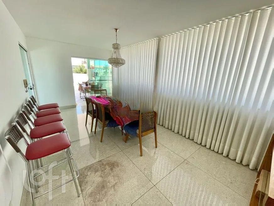 Apartamento à venda com 4 quartos, 264m² - Foto 3